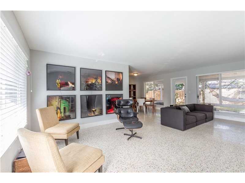 945 NE 87 ST, Miami, FL 33138