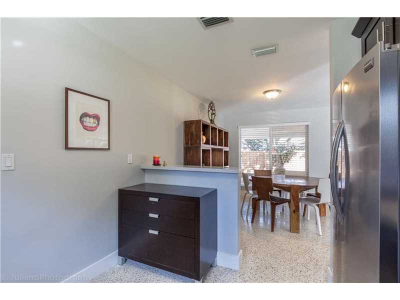 945 NE 87 ST, Miami, FL 33138