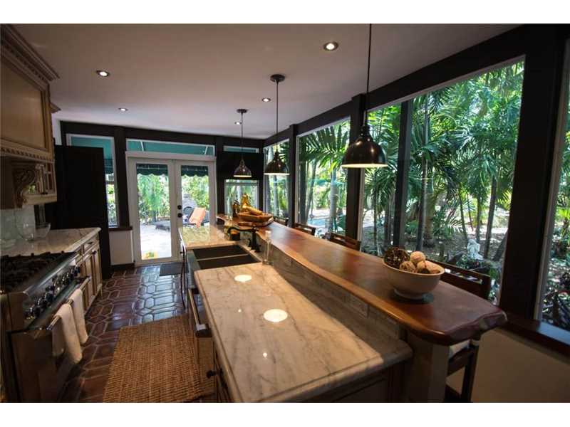 724 Northeast 82nd St, Miami, FL 33138