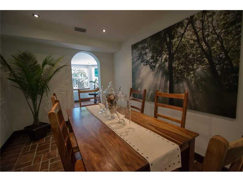 724 Northeast 82nd St, Miami, FL 33138