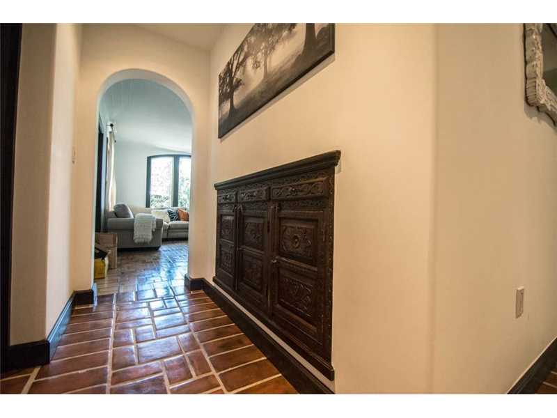724 Northeast 82nd St, Miami, FL 33138