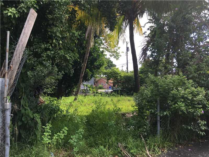 77 NE 64th St, Miami, FL 33138