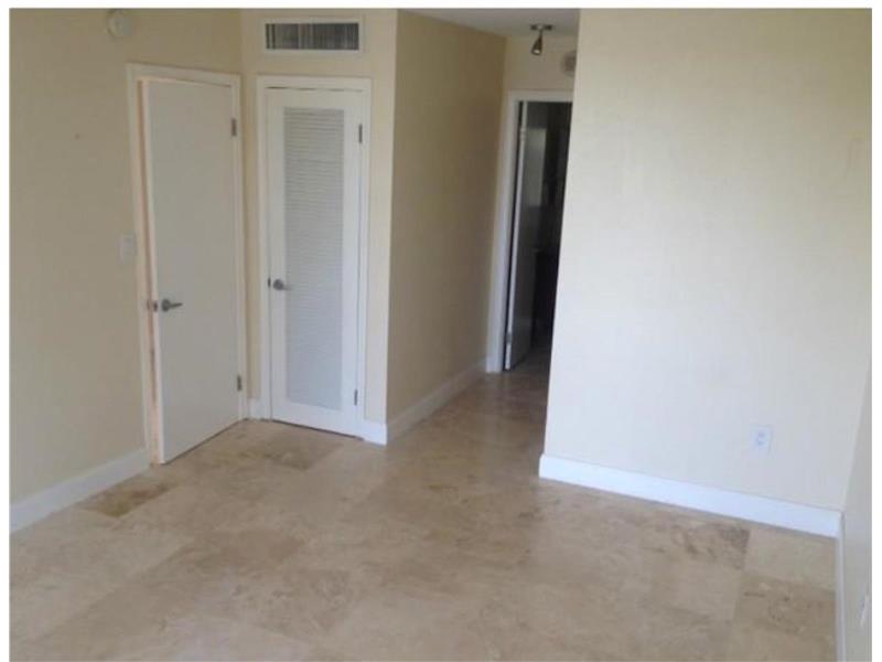 1020Meridian Ave, Miami Beach, FL 33139