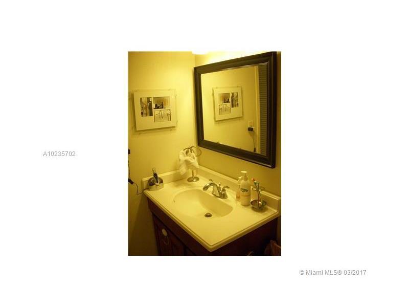 1000West Ave, Miami Beach, FL 33139