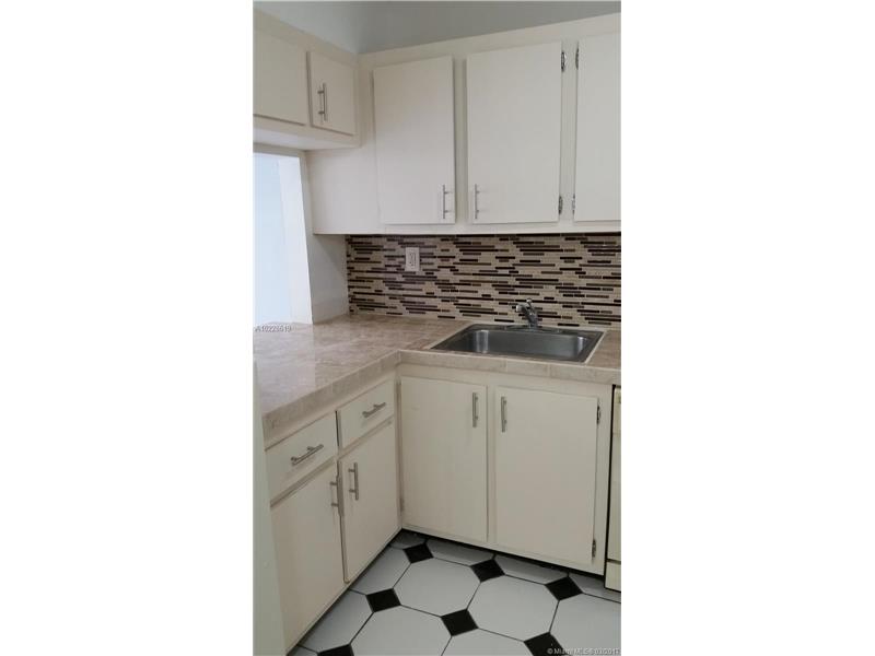 1665Bay Rd, Miami Beach, FL 33139