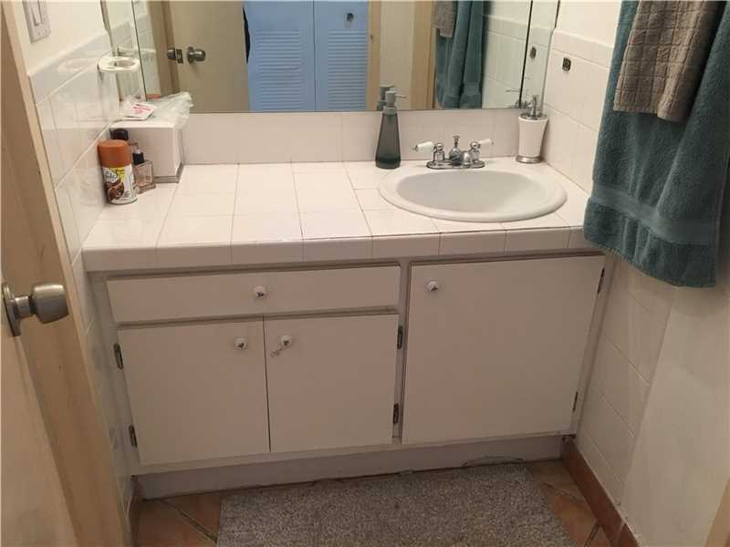 100Lincoln Rd, Miami Beach, FL 33139