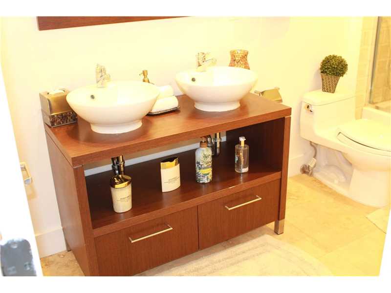 2301Collins Ave, Miami Beach, FL 33139