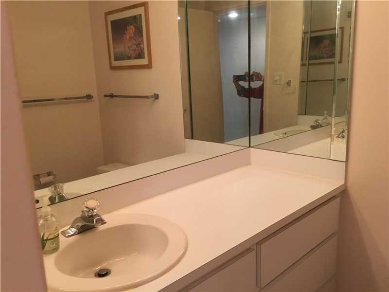 100Lincoln Rd, Miami Beach, FL 33139