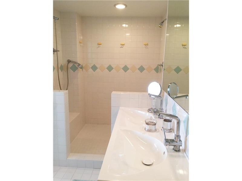 1390OCEAN DRIVE, Miami Beach, FL 33139