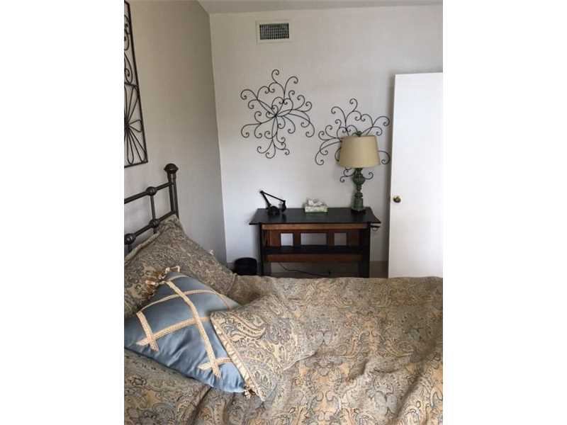 1100Collins Ave, Miami Beach, FL 33139