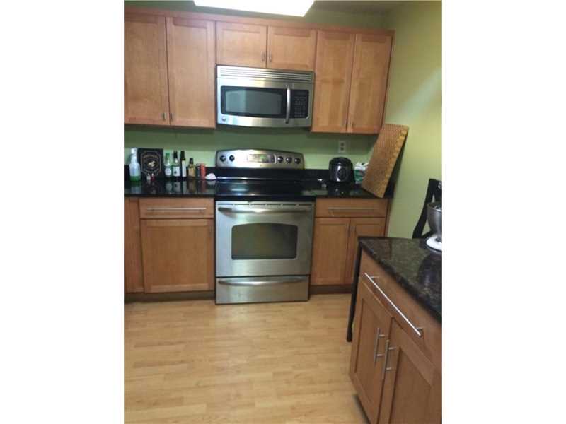 1665Bay Rd, Miami Beach, FL 33139