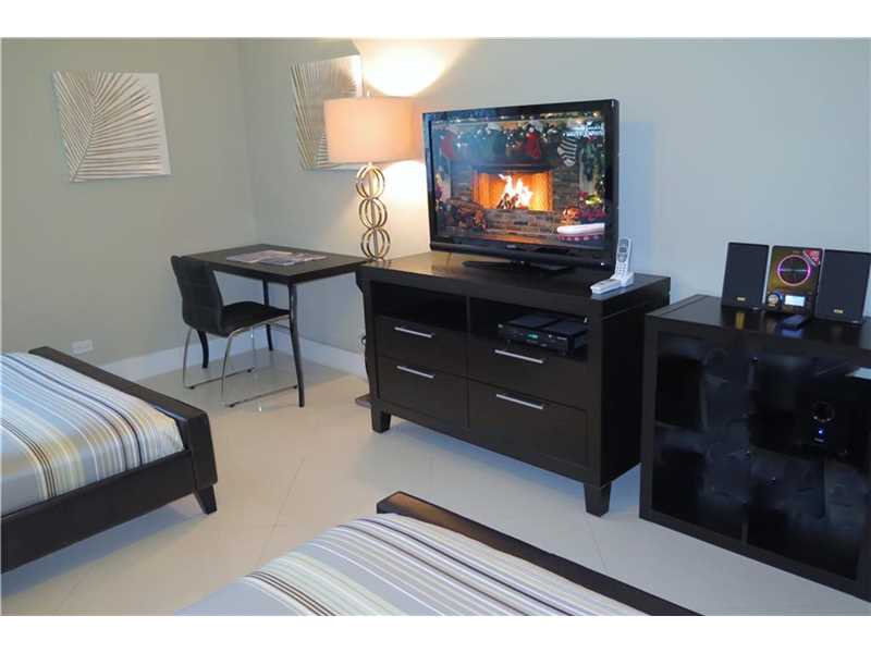 2301Collins Ave, Miami Beach, FL 33139
