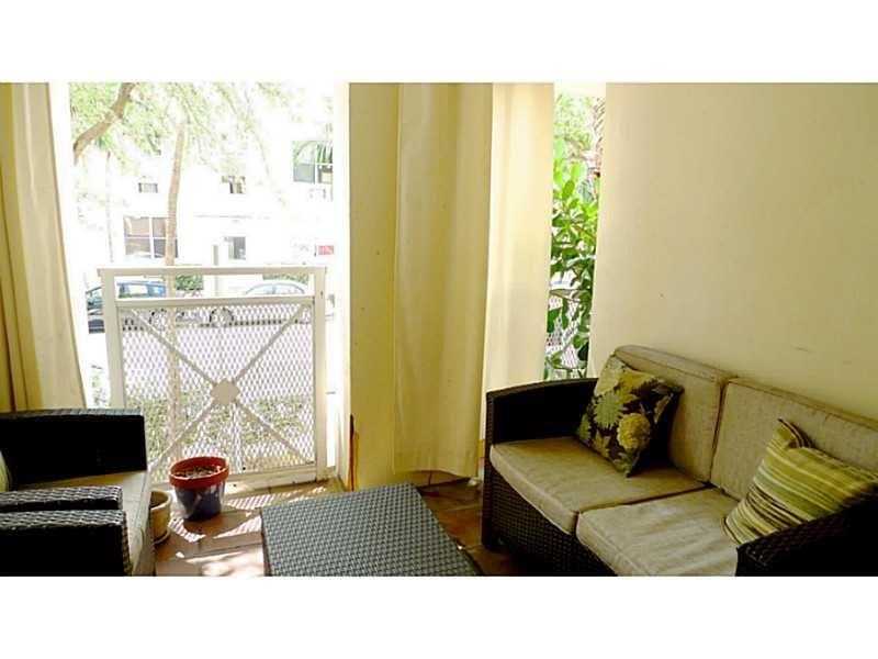 10058 ST, Miami Beach, FL 33139