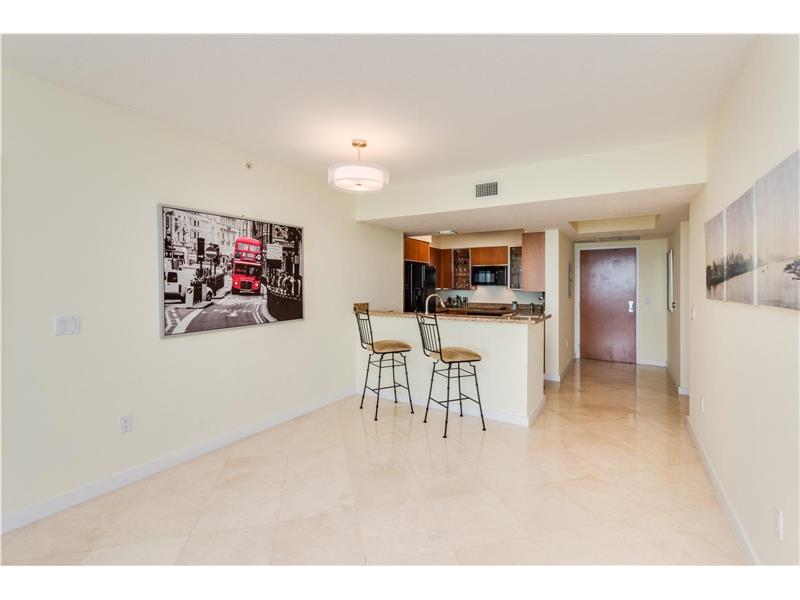 10VENETIAN WY, Miami Beach, FL 33139