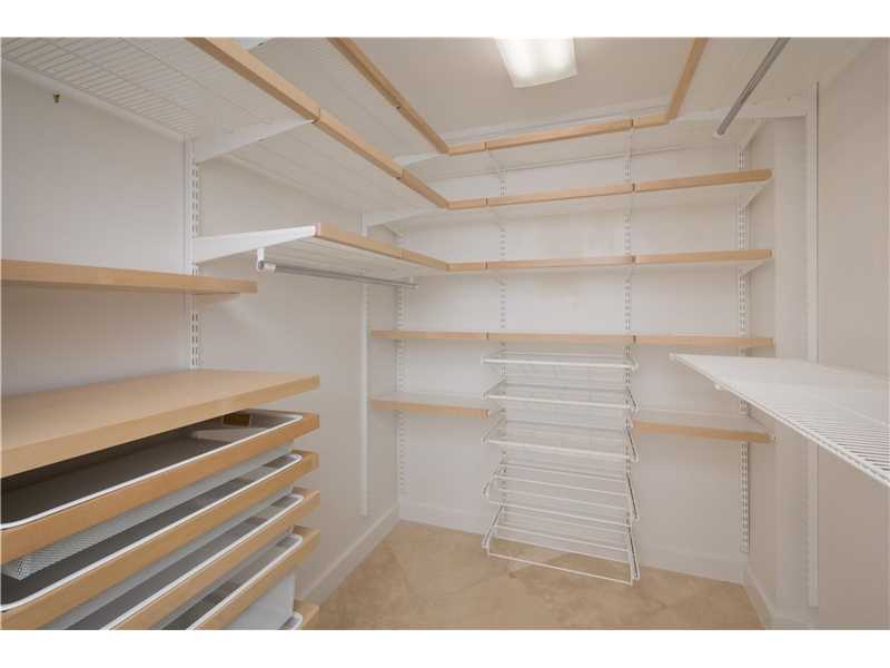10VENETIAN WY, Miami Beach, FL 33139