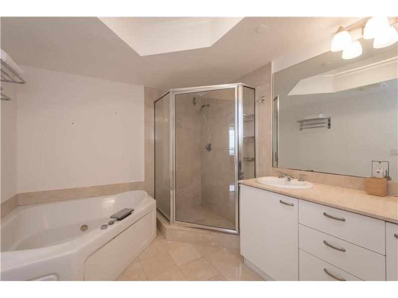 10VENETIAN WY, Miami Beach, FL 33139