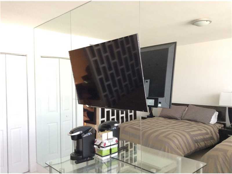 100Lincoln Rd, Miami Beach, FL 33139