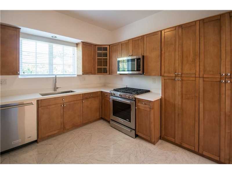 35 West Dilido Dr, Miami Beach, FL 33139
