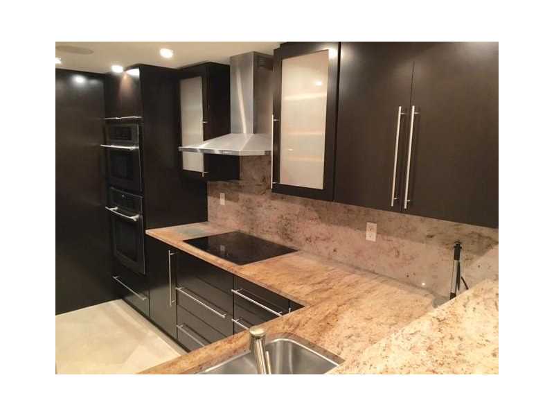 100Lincoln Rd, Miami Beach, FL 33139