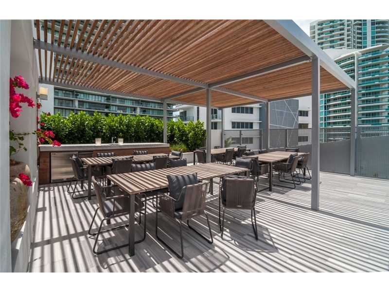 801 South Pointe Dr, Miami Beach, FL 33139