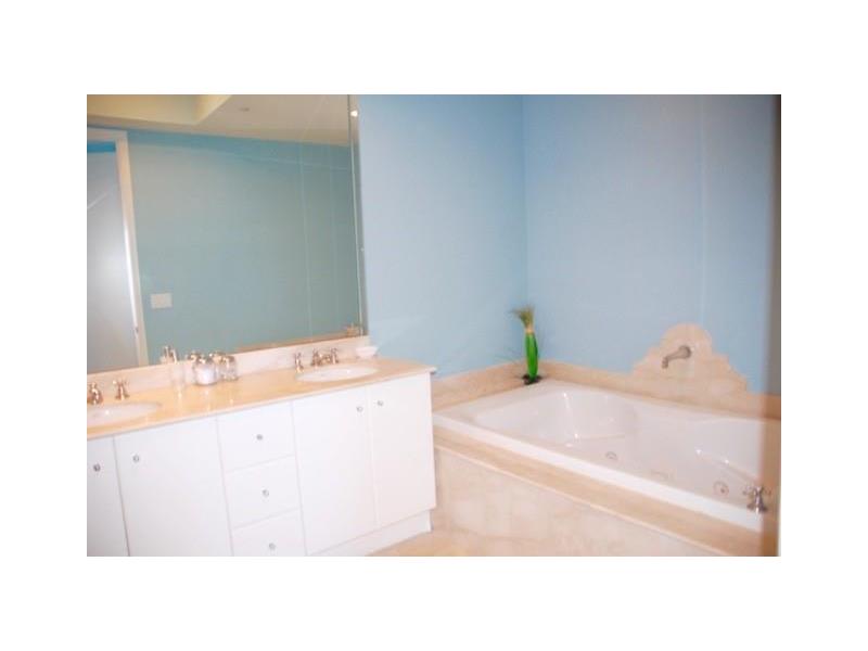 100POINTE DR, Miami Beach, FL 33139