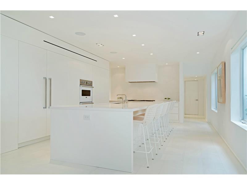 222OCEAN DR, Miami Beach, FL 33139