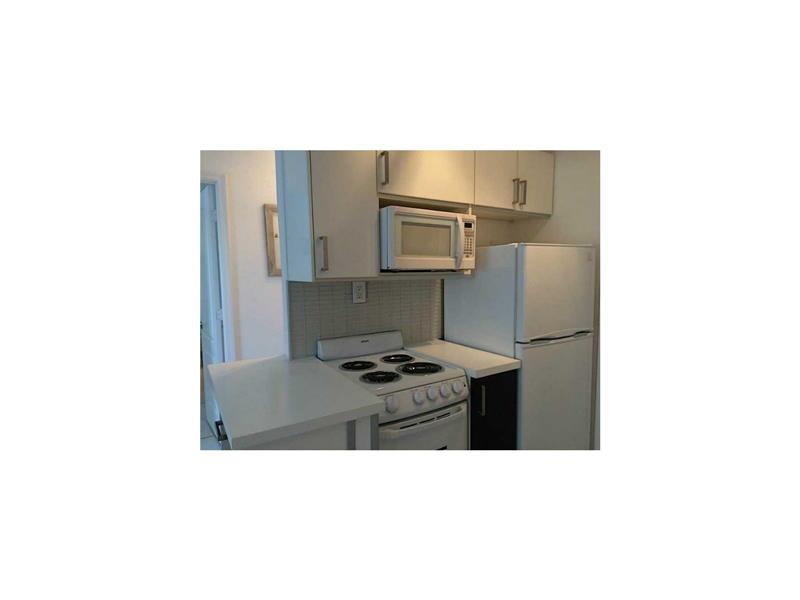 3030Collins Ave, Miami Beach, FL 33140