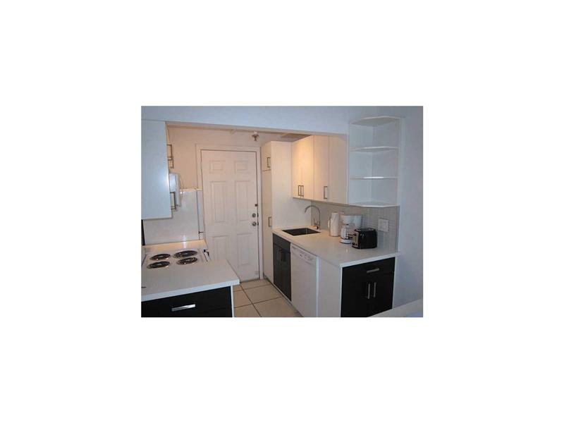 3030Collins Ave, Miami Beach, FL 33140