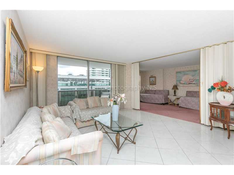 6039Collins Ave, Miami Beach, FL 33140