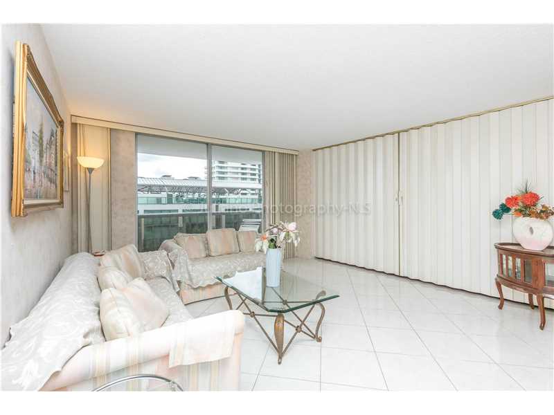 6039Collins Ave, Miami Beach, FL 33140