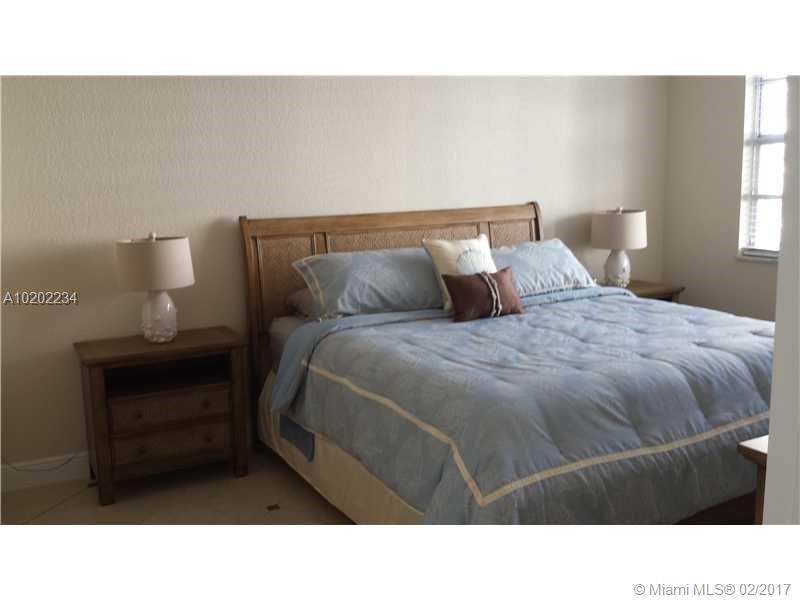 5701 Collins Ave 405, Miami Beach, FL 33140