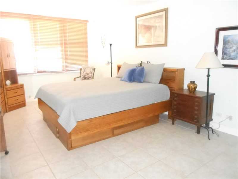 5601Collins Ave, Miami Beach, FL 33140