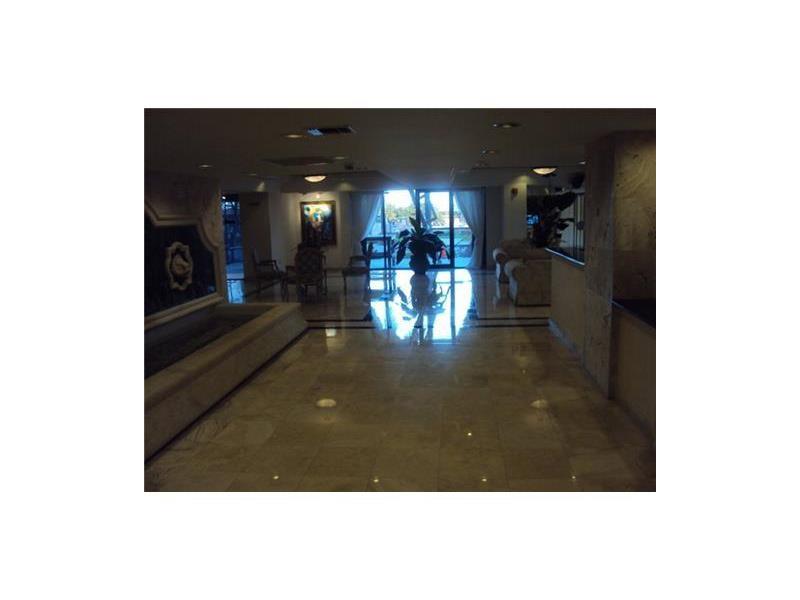 2625Collins Ave, Miami Beach, FL 33140