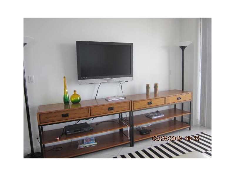 2625Collins Ave, Miami Beach, FL 33140