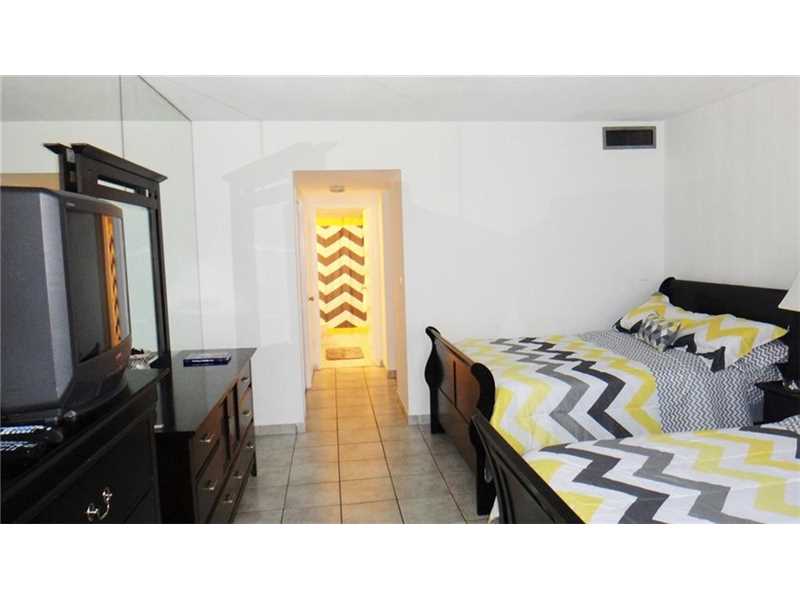 5601Collins Ave, Miami Beach, FL 33140