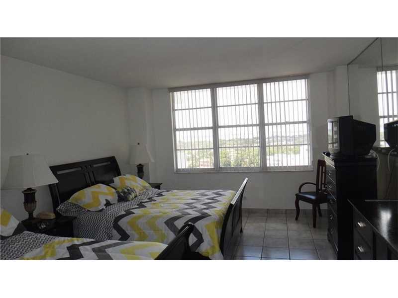 5601Collins Ave, Miami Beach, FL 33140