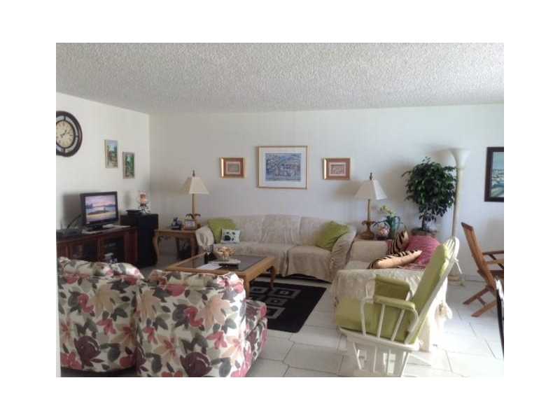 6061Collins Ave, Miami Beach, FL 33140