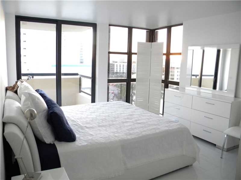 2555Collins Ave, Miami Beach, FL 33140