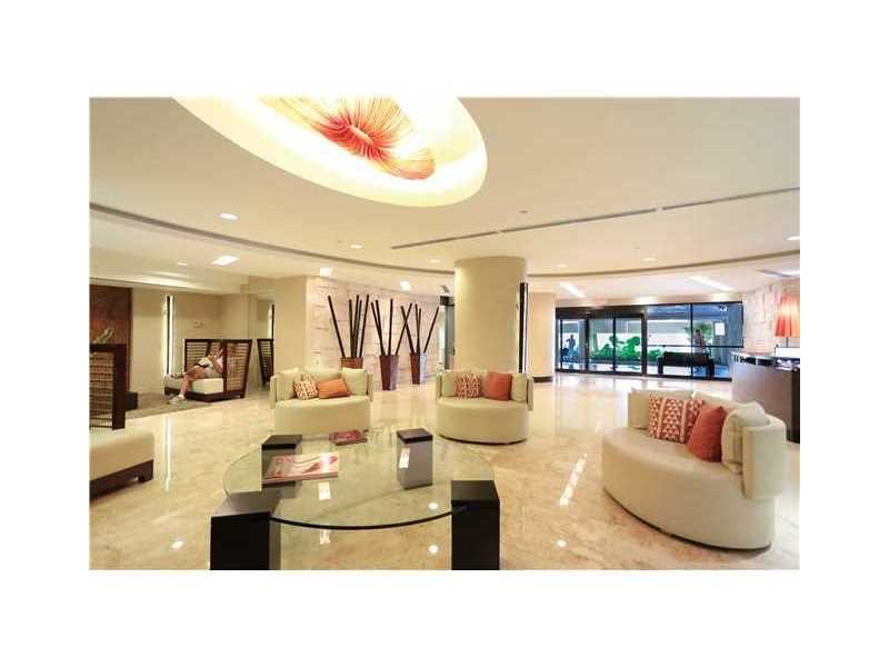 2555Collins Ave, Miami Beach, FL 33140