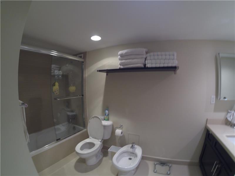 5600Collins Ave, Miami Beach, FL 33140