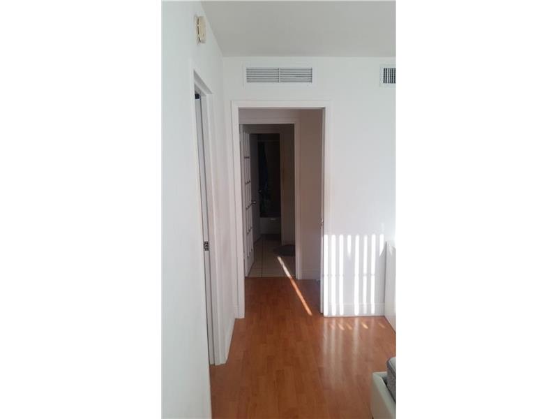 2899Collins Ave, Miami Beach, FL 33140