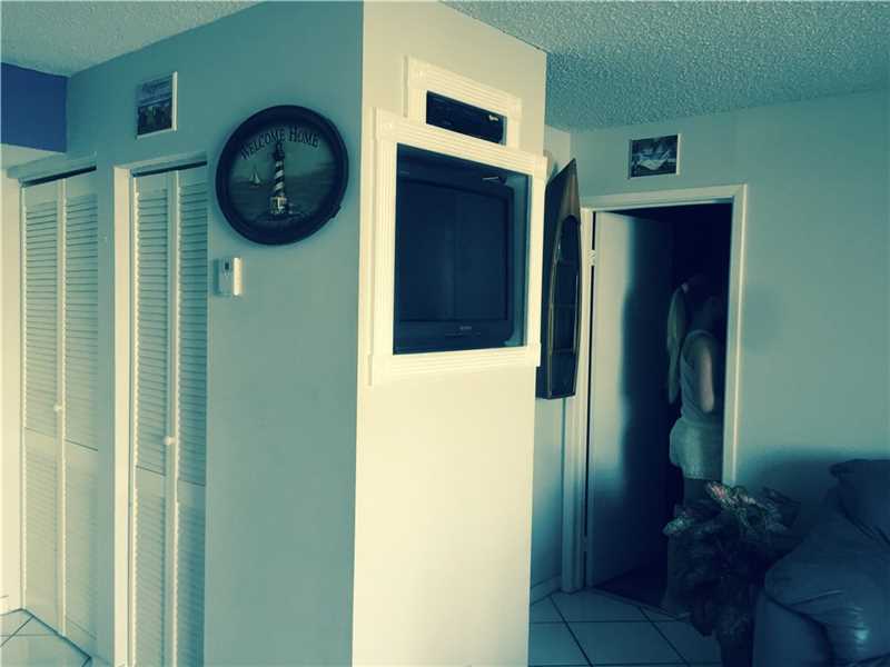2625COLLINS AV, Miami Beach, FL 33140