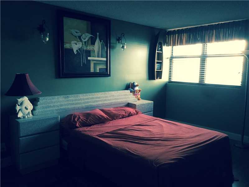 2625COLLINS AV, Miami Beach, FL 33140