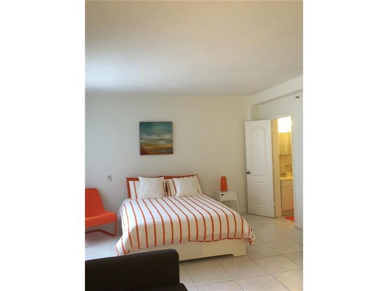 3030Collins Ave, Miami Beach, FL 33140