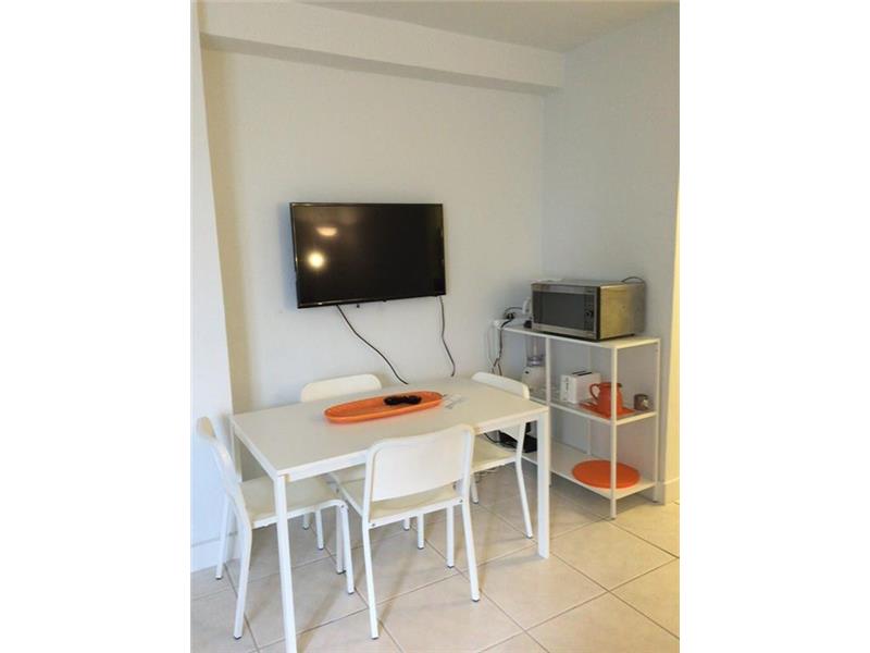 3030Collins Ave, Miami Beach, FL 33140