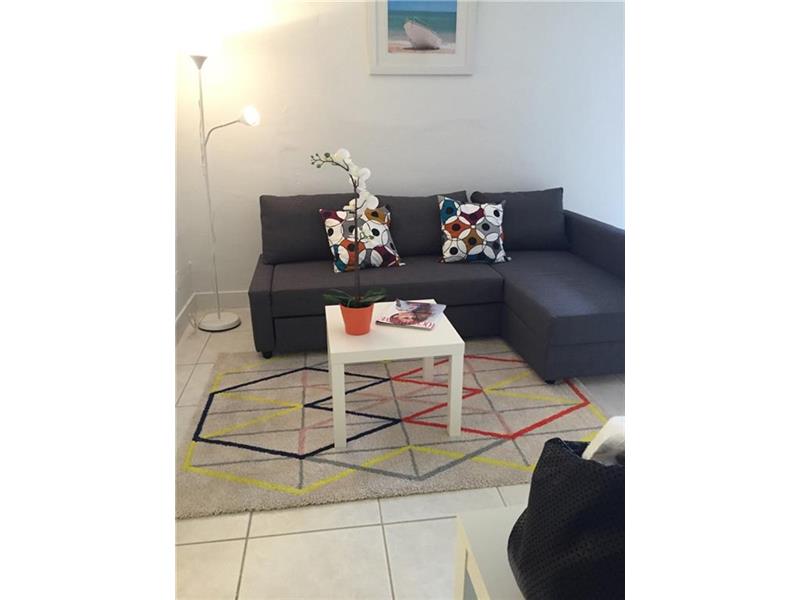 3030Collins Ave, Miami Beach, FL 33140