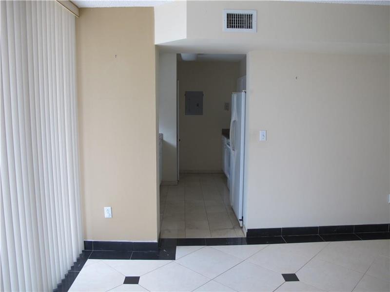 5900Collins Ave, Miami Beach, FL 33140