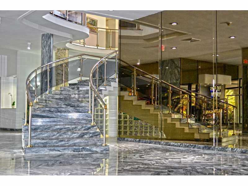 5401 Southeast Collins Ave, Miami, FL 33140