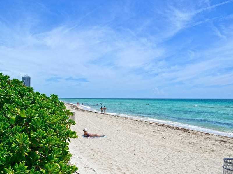 5401 Southeast Collins Ave, Miami, FL 33140