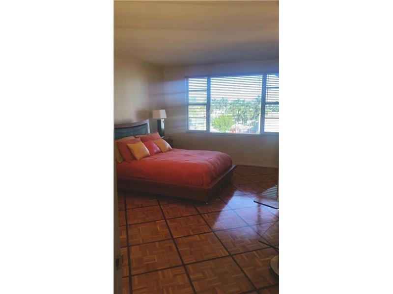 5255Collins Ave, Miami Beach, FL 33140